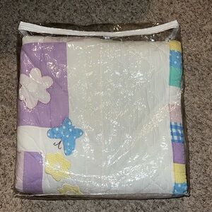 Kids butterfly comforter size full/queen